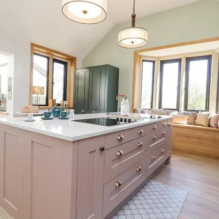 Дом отдыха Castleys *